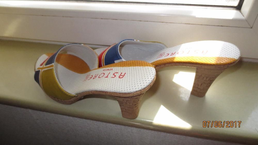 продается женская обувь