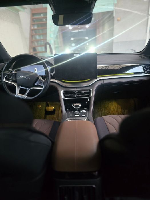 Продаю машину бивайди сонг плюс