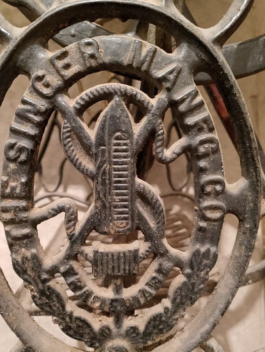 Продам швейную машину