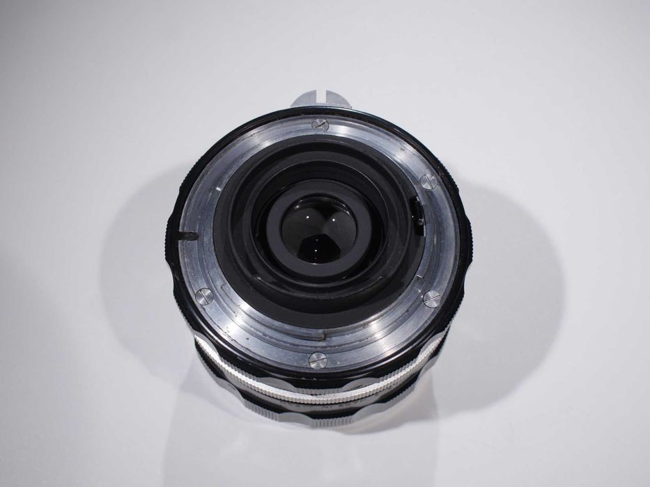 Обективи Nikon Nikkor 28mm f3,5 и 35mm f2,8