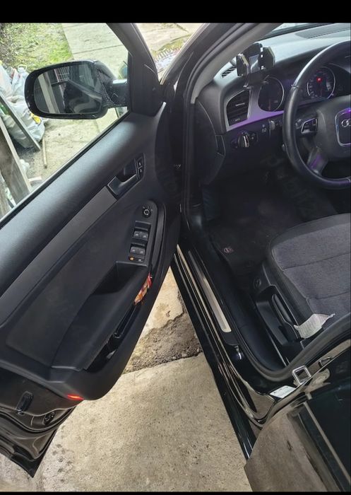 Vând Audi a 4 b8