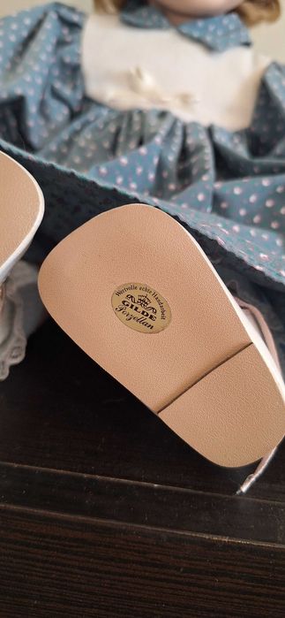 Порцеланова колекционерска кукла