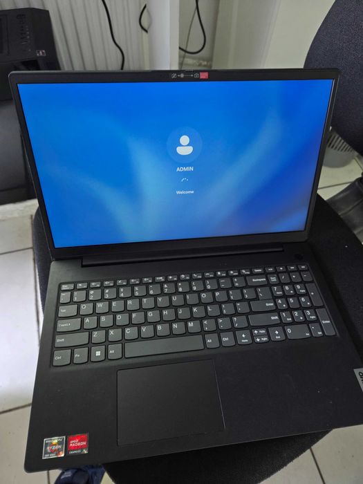 Laptop LENOVO V15 G4 AMN - AMD Ryzen 5 7520U