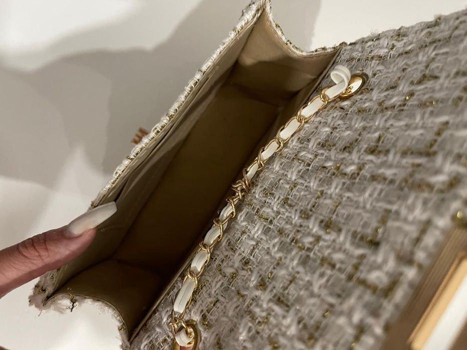 Маленькая квадратная сумка