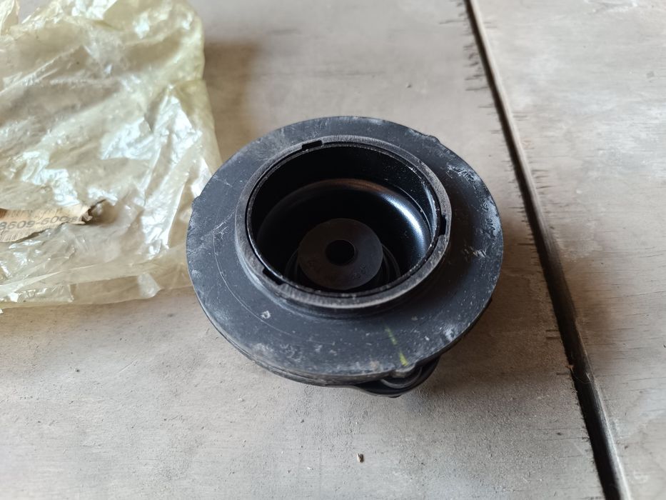 Опорные чашки передние Toyota 4runner