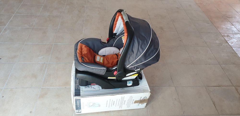 Vand Carucior Graco cu scoica si atas bancheta masina.