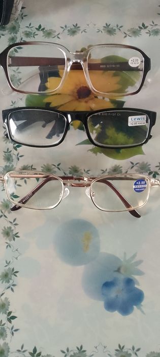 Продам очки по 2000
