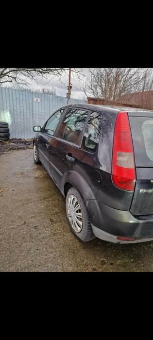 Vând Ford fiesta