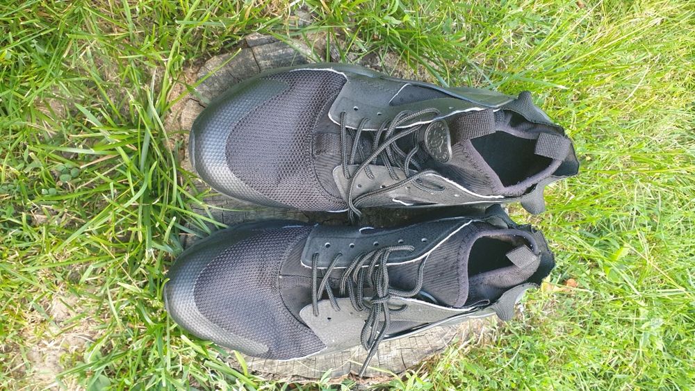 Adidasi barbati 44 Nike hurache dar sunt 44