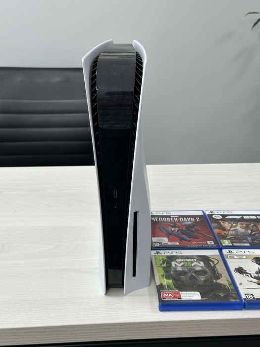 Playstation 5| 2 геймпада|4 игры