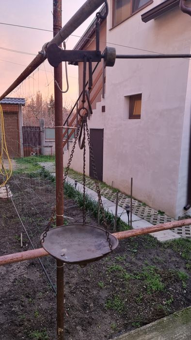 Продавам много стар кантар