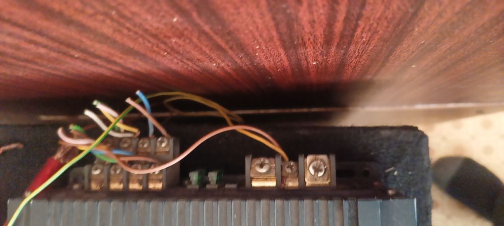 Продам 180тыс или обменяю на айфон.