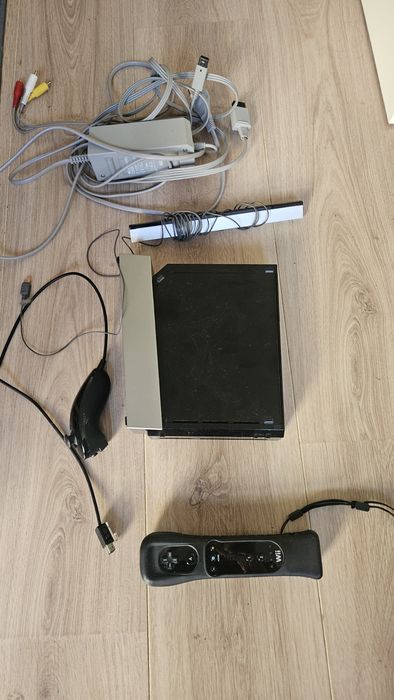 Nintendo  Wii с контролери