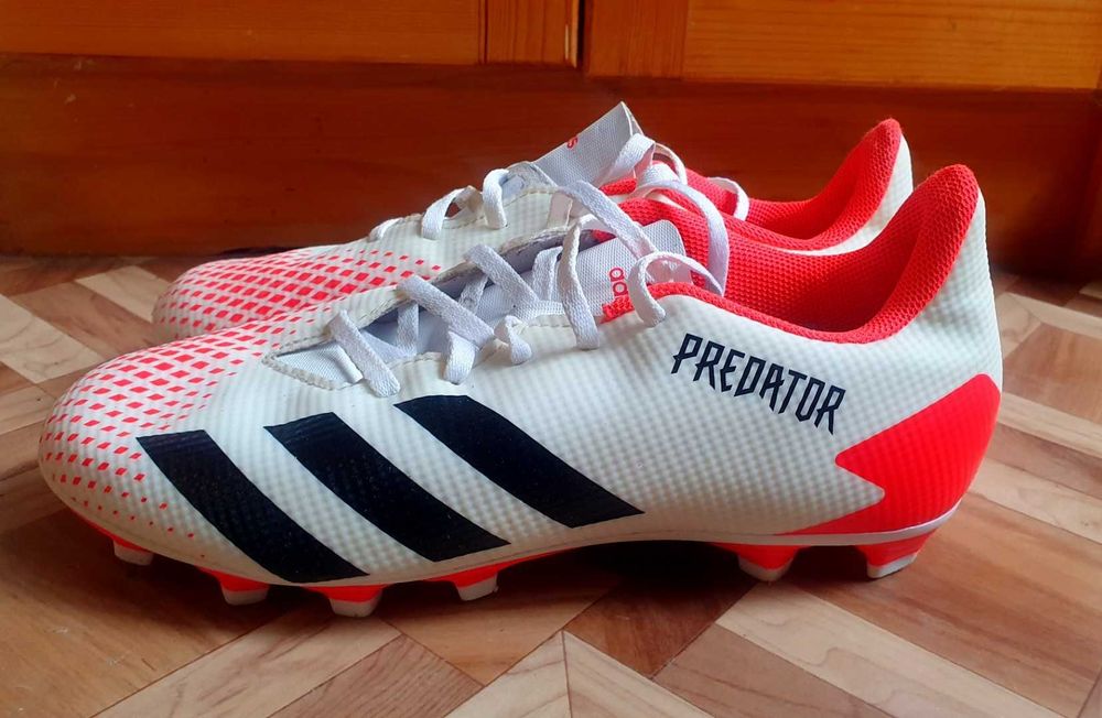 Футболни бутонки adidas Predator white