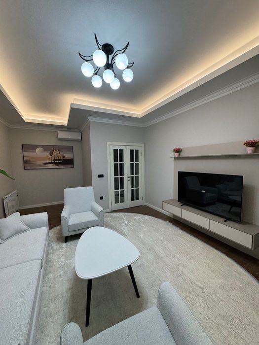 Трех комнатная квартира на Алайском