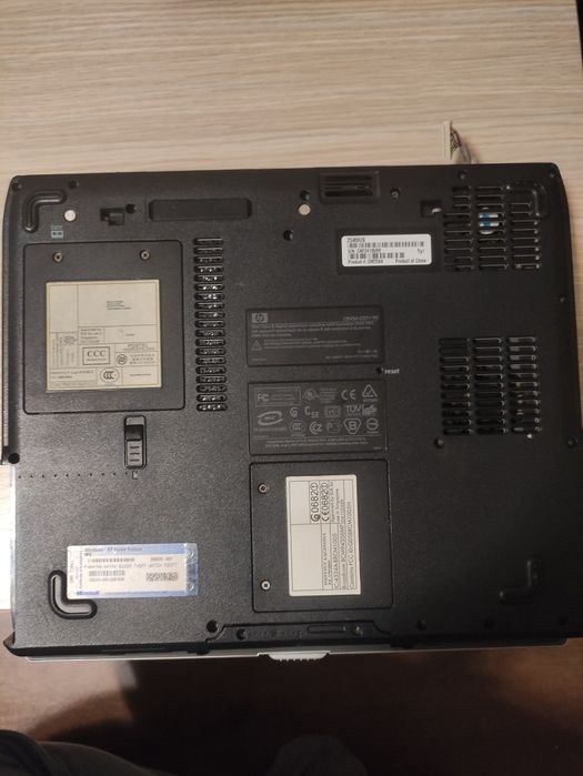 Vând laptopuri pt dezmembrat HP presario, Fujitsu Siemens Amilo