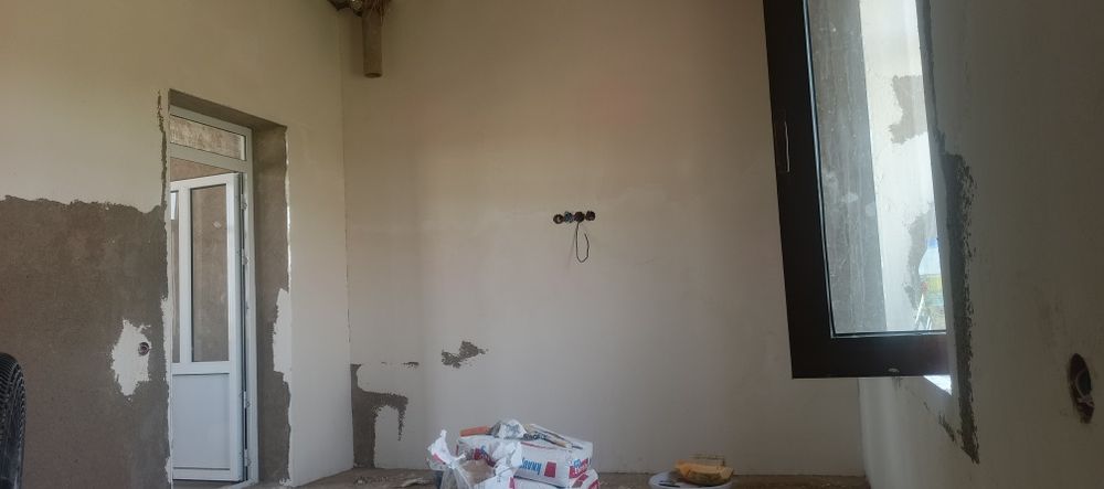 Уй сотилади ховуз  ошхона тандир айвон 3 хона 1 айвон хамма жой блокда