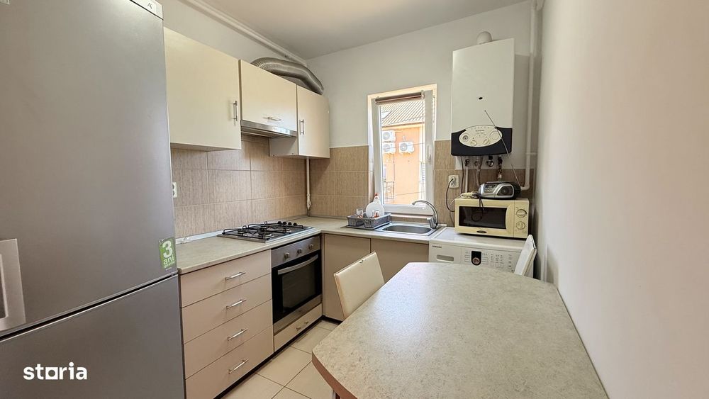 Inchiriez apartament cu 3 camere, pe 2 nivele in Sangeorgiu de Mures