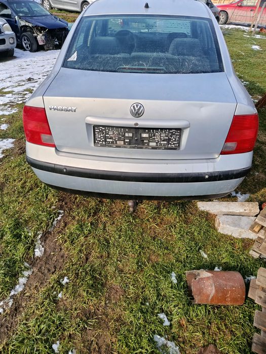 Продава се на Части Volkswagen Passat 4