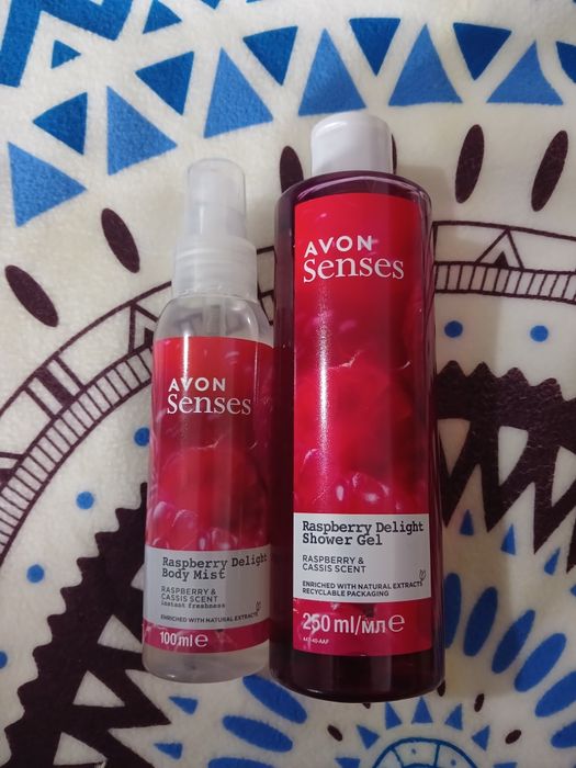 Набор косметики  Avon