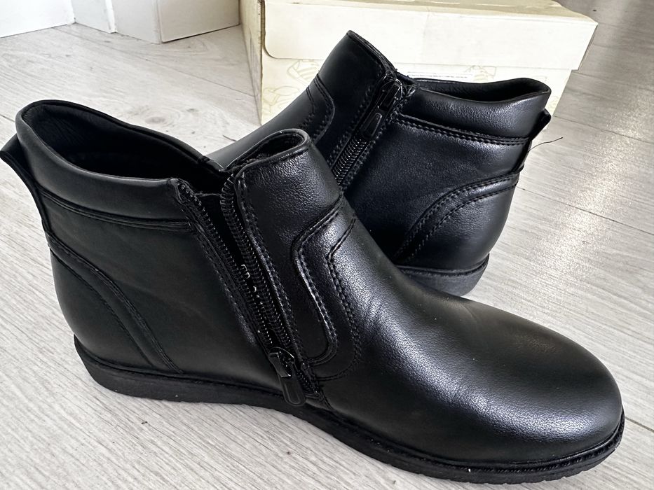 Продам осенне-весенние ботинки