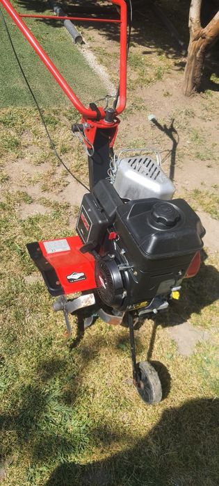 Motocultor brigss stratton seria 800 freza de pamant