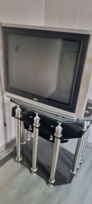ANTENNA Parabalka kattasi sotmoqchima. Va tv LG sotiladi 55 likn