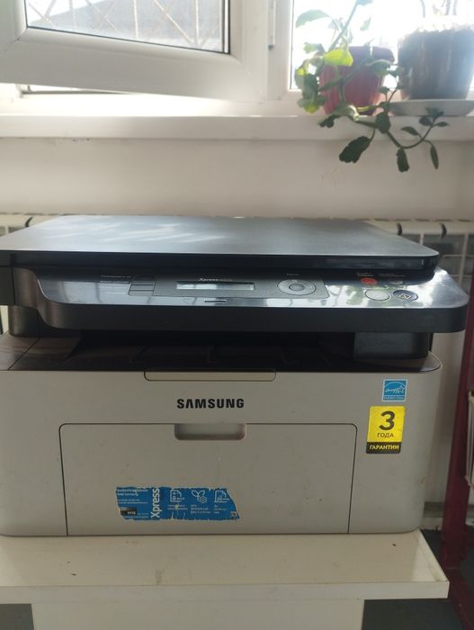 Принтер Samsung б/у в рабочем состояний