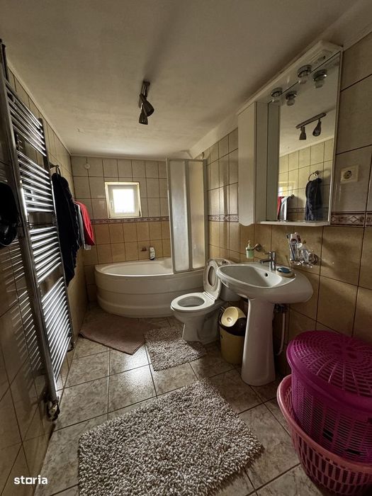 Casa de Vânzare cu lac