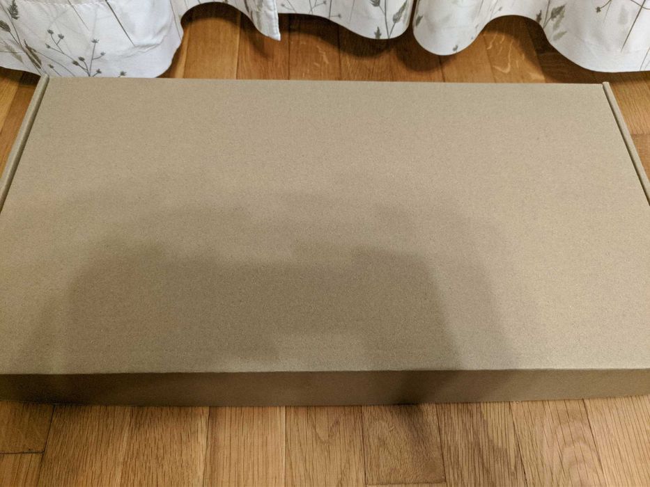 Маса за кучета (или други домашни любимци) с 2 купи