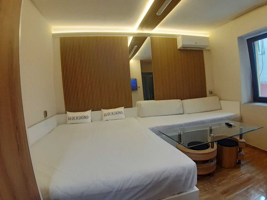 JULY- Самостоятелно студио в идеален център зад хотел Черно море