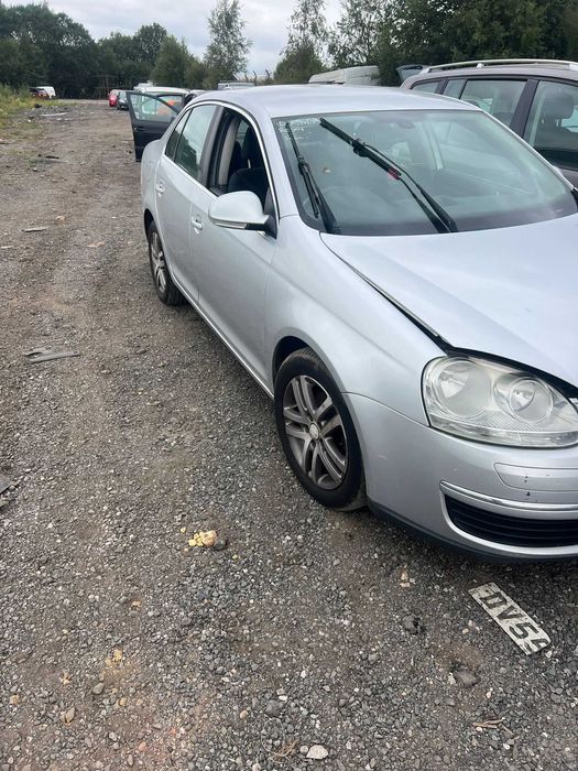 Dezmembrez Jetta 1.9tdi cod BXE cutie 5 trepte
41	CITROE