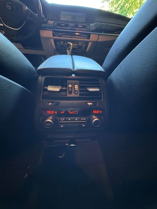BMW 5 Series 2011 — imagine 5