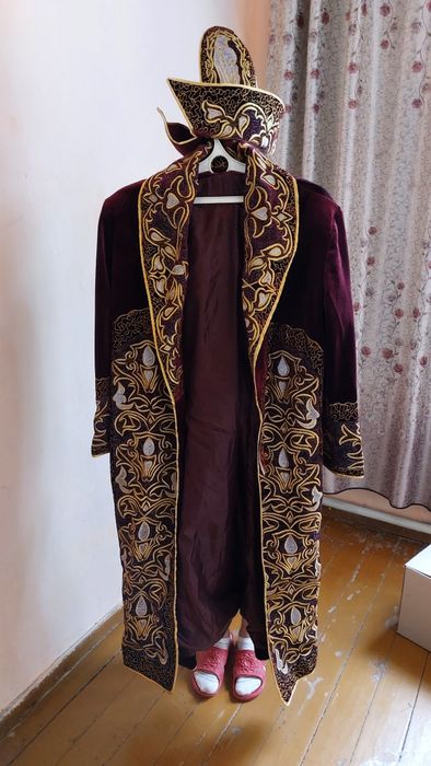 Национальная одежда (вроде Киргизия)