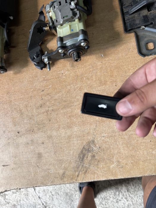 Пълен комплект за ел багажник Audi Q7 4L  Ауди 4L0827851 4L0827852