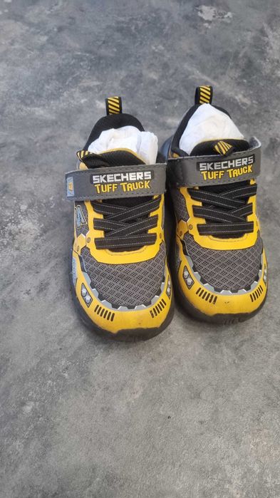 Adidasi Skechers marime 25.