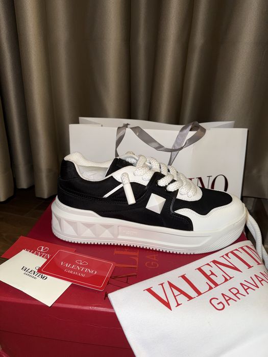 Balenciaga Track LED обувки - Коледно намаление в описанието