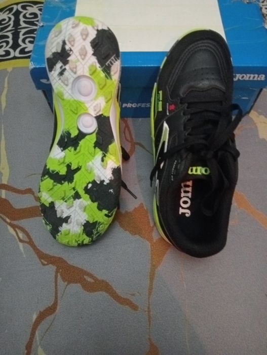 Сорконжкии Joma размер 39