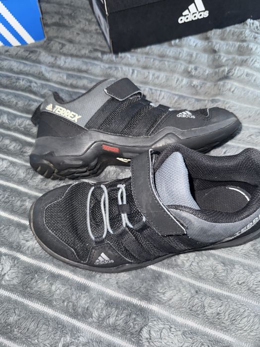 Adidas детская обувь