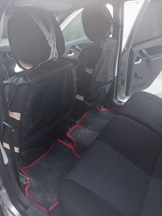 Машина Лада калина