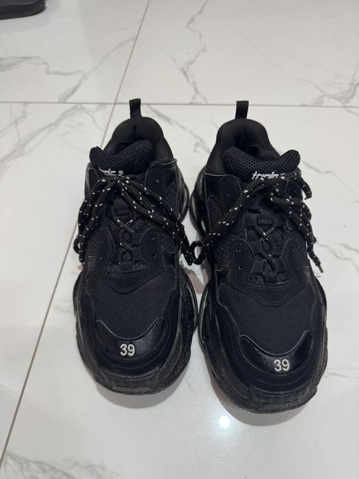 Balenciaga triple S black