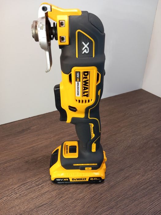 Vând multifuncțională Dewalt