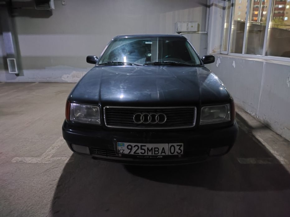 Продам Ауди с4 1993г.  2.0