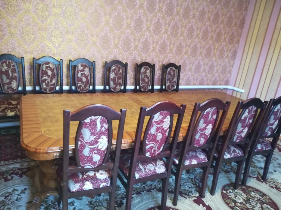 Продам стол Малазия   длина 3 метра