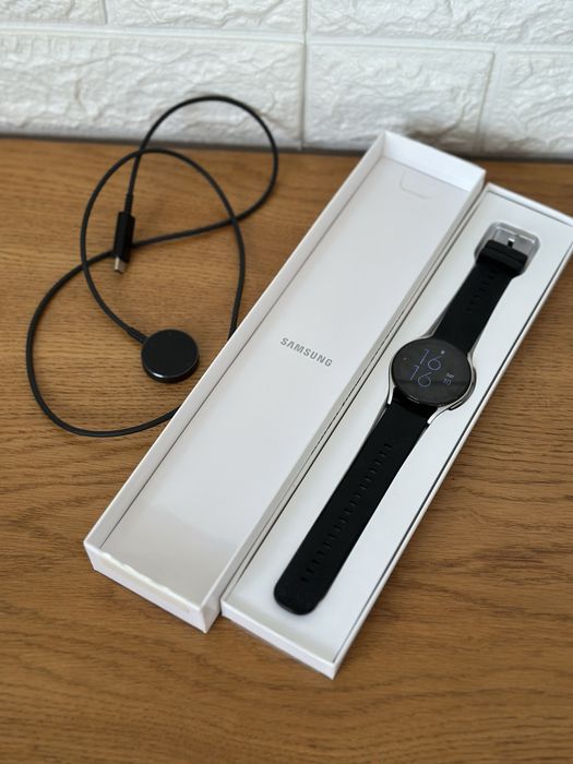 Смарт часовник Samsung Galaxy Watch 5