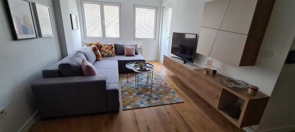 Двустаен имот в кв.Банишора