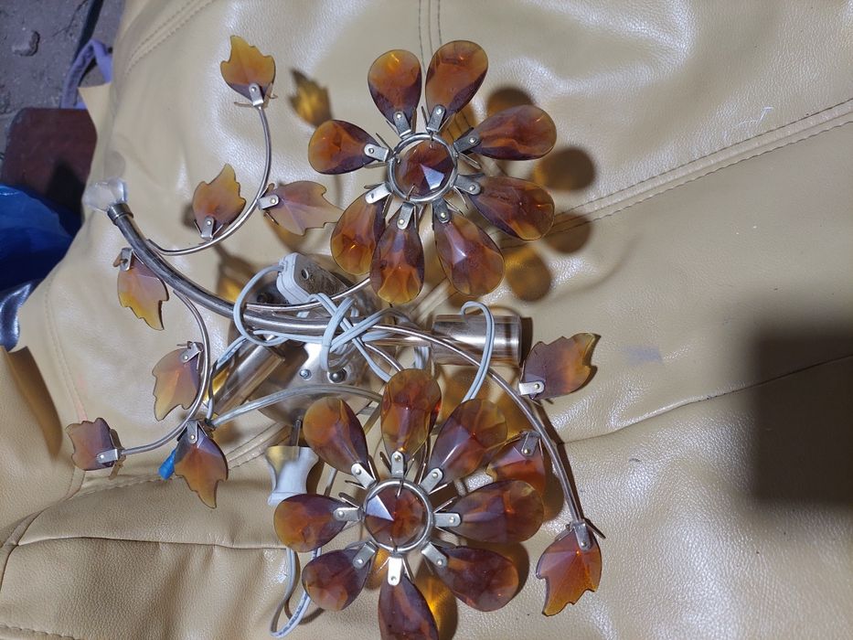 Продам Люстры для дома