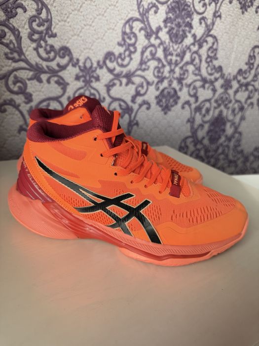 Продам кроссовки