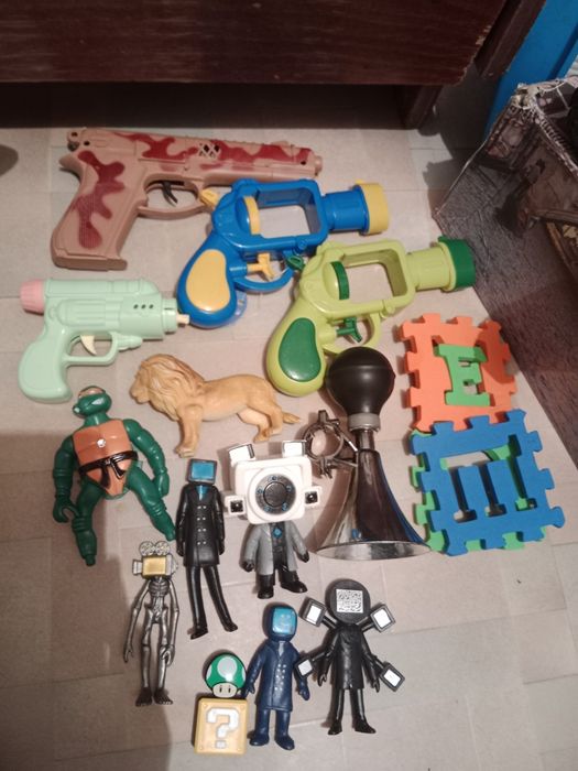 Продаю детские игрушки для мальчика