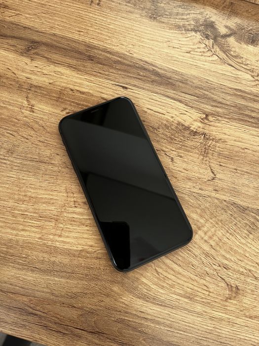 Продам Iphone 11